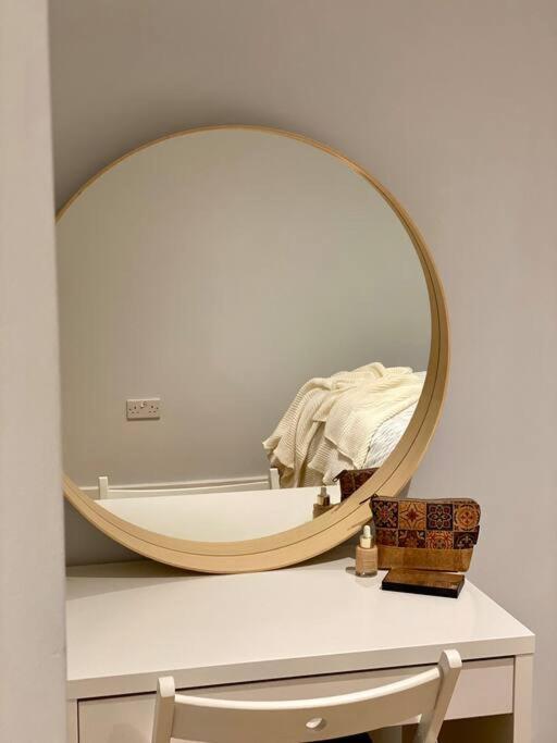 2Bdr Modern Apartment In Hammersmith West London Bagian luar foto