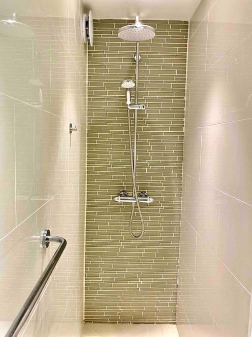 2Bdr Modern Apartment In Hammersmith West London Bagian luar foto